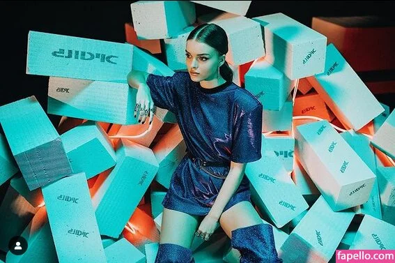 Anna Zak Onlyfans Photo Gallery 