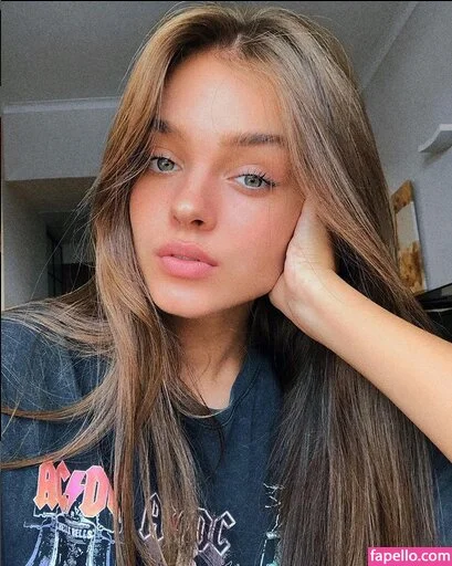 Anna Zak Onlyfans Photo Gallery 