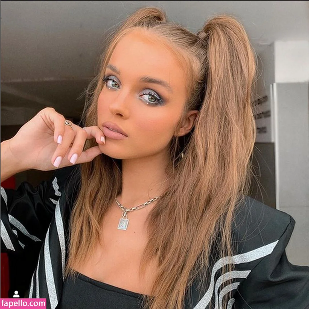 Anna Zak Onlyfans Photo Gallery 