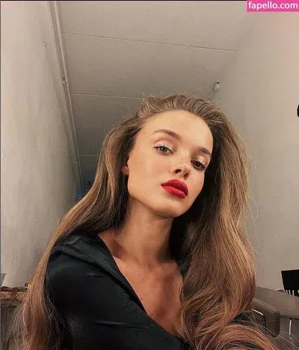 Anna Zak Onlyfans Photo Gallery 