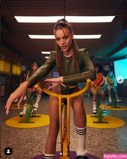 Anna Zak Onlyfans Photo Gallery 