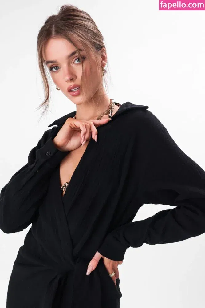 Anna Zak Onlyfans Photo Gallery 