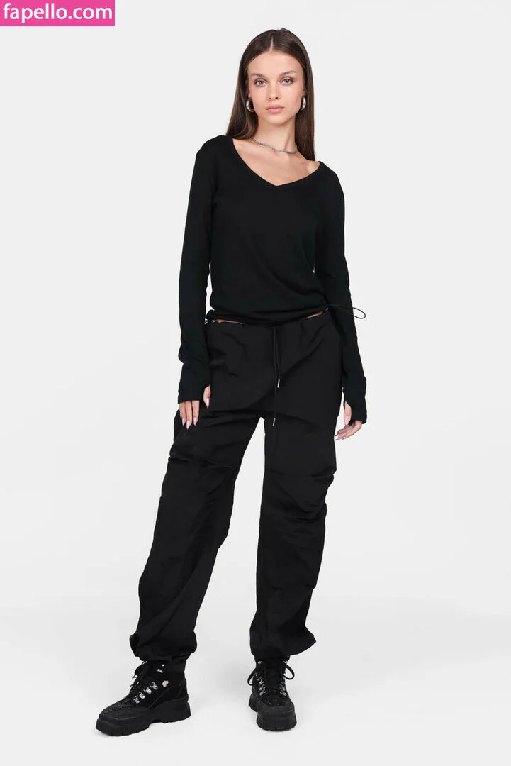 Anna Zak Onlyfans Photo Gallery 