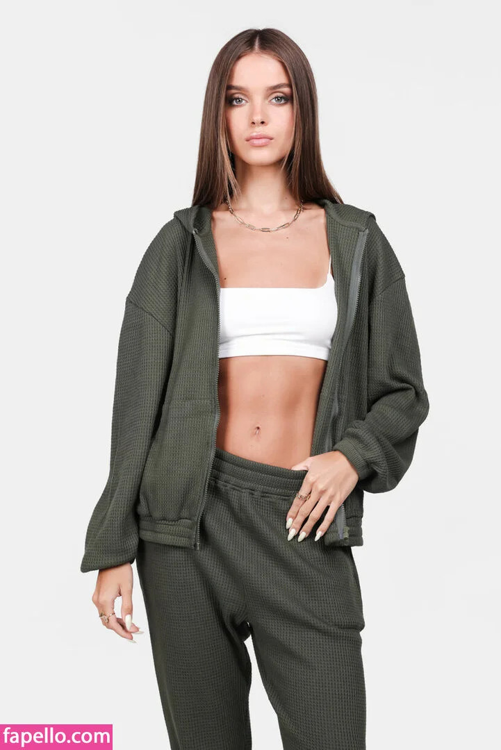 Anna Zak Onlyfans Photo Gallery 