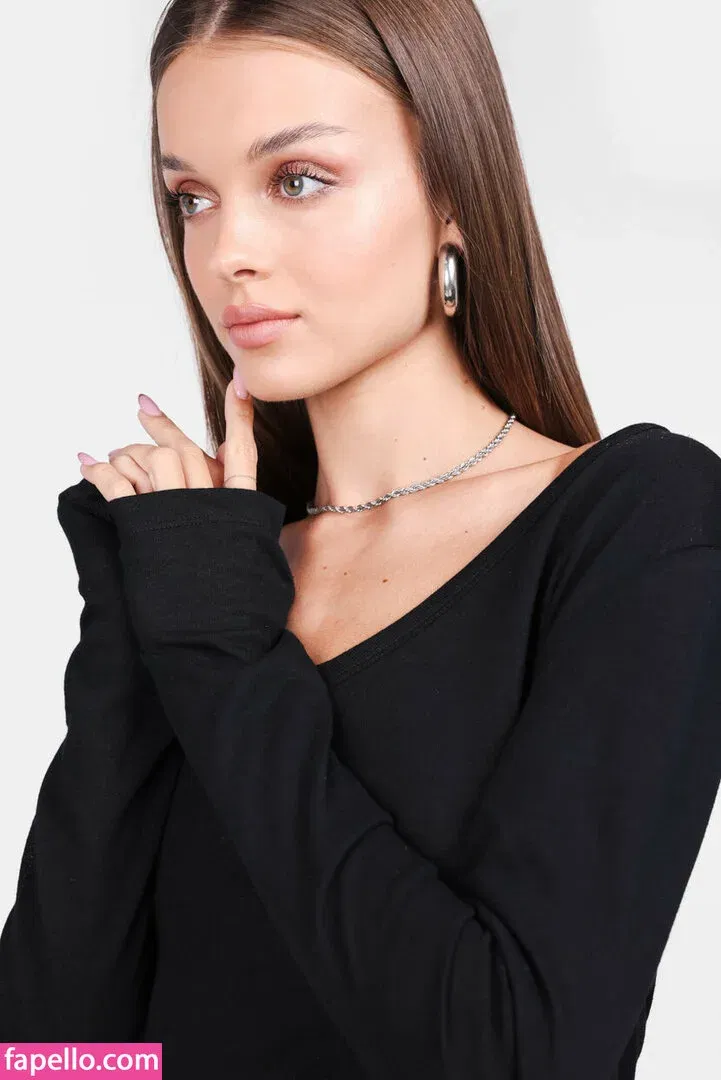 Anna Zak Onlyfans Photo Gallery 