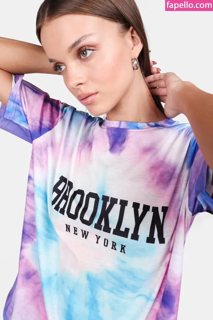 Anna Zak Onlyfans Photo Gallery 