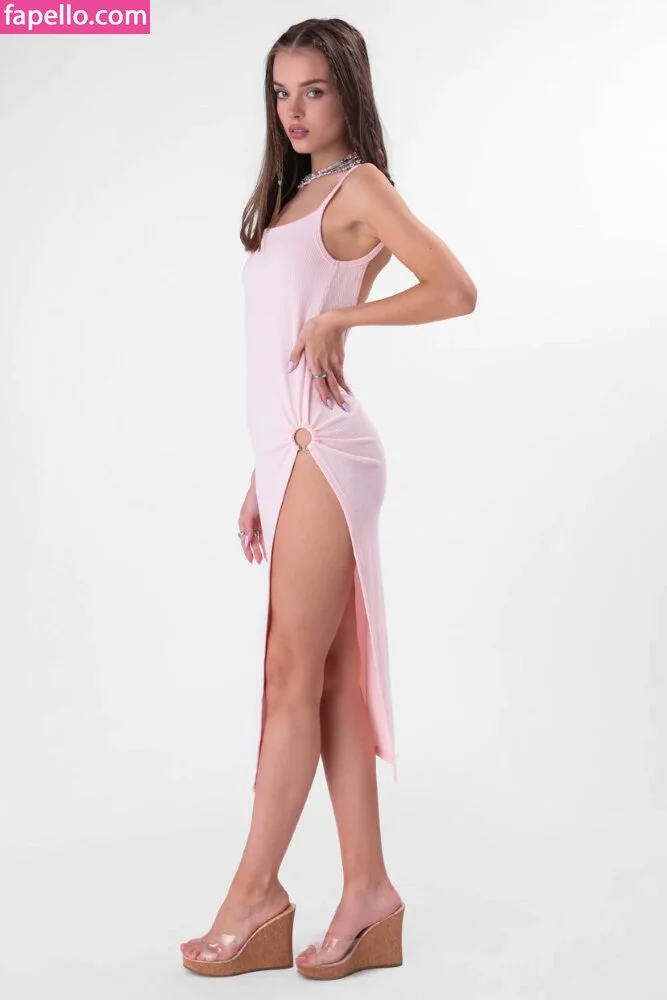 Anna Zak Onlyfans Photo Gallery 