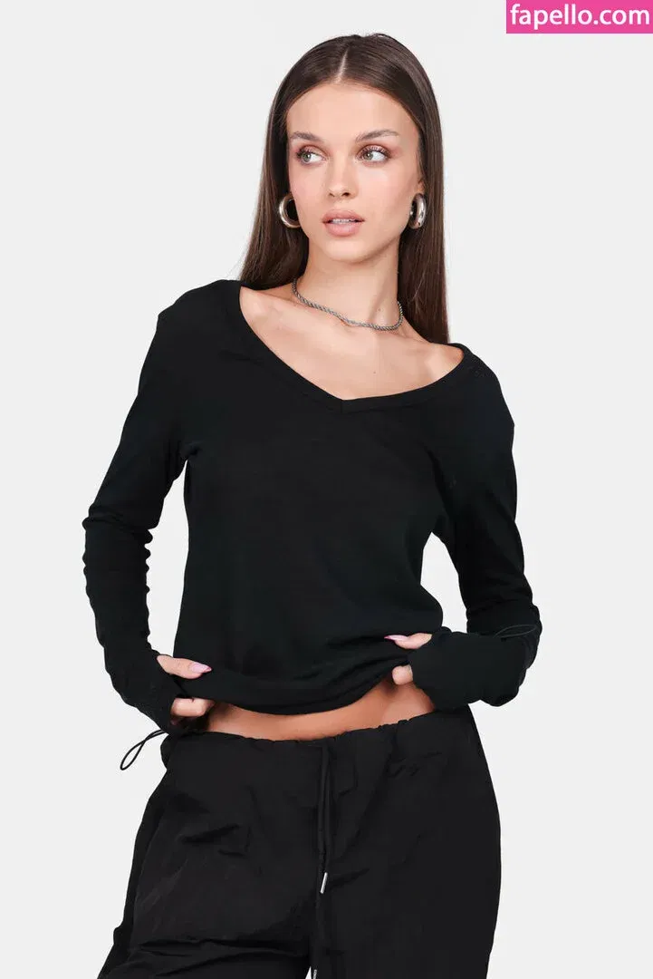 Anna Zak Onlyfans Photo Gallery 