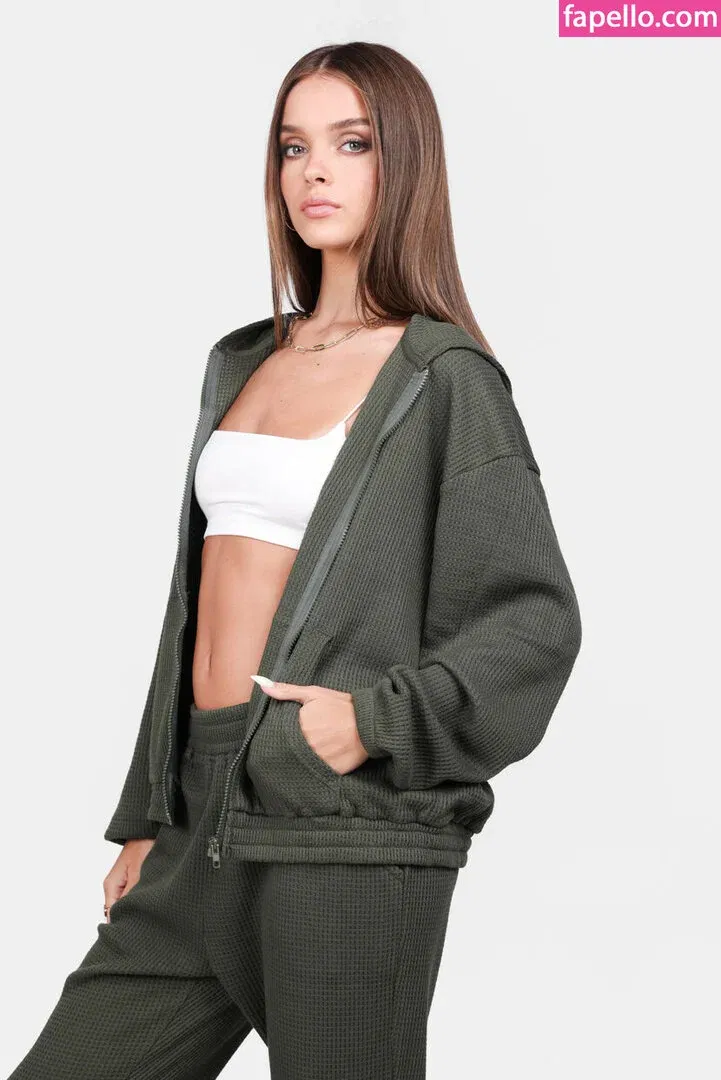 Anna Zak Onlyfans Photo Gallery 