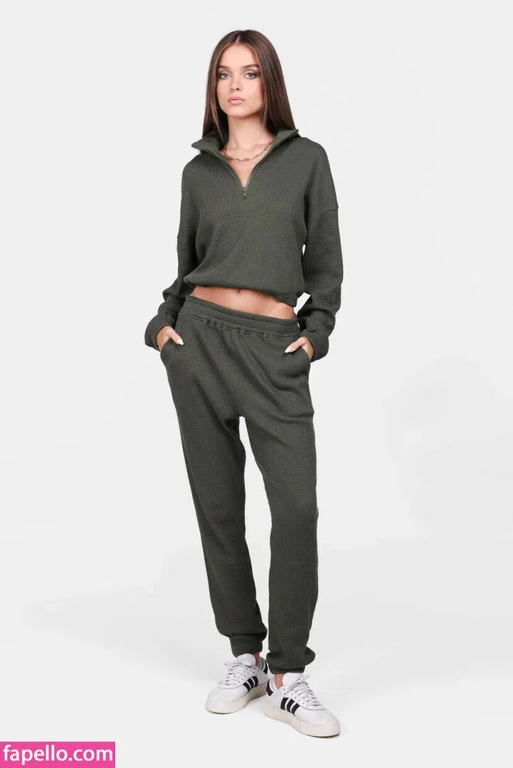 Anna Zak Onlyfans Photo Gallery 