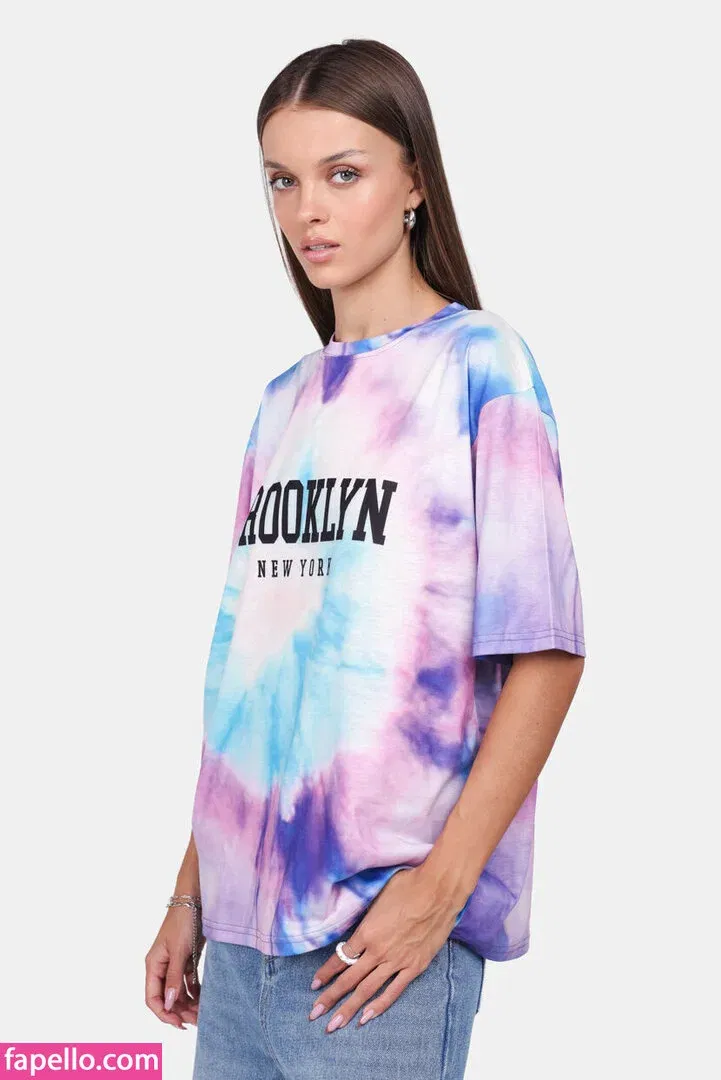 Anna Zak Onlyfans Photo Gallery 