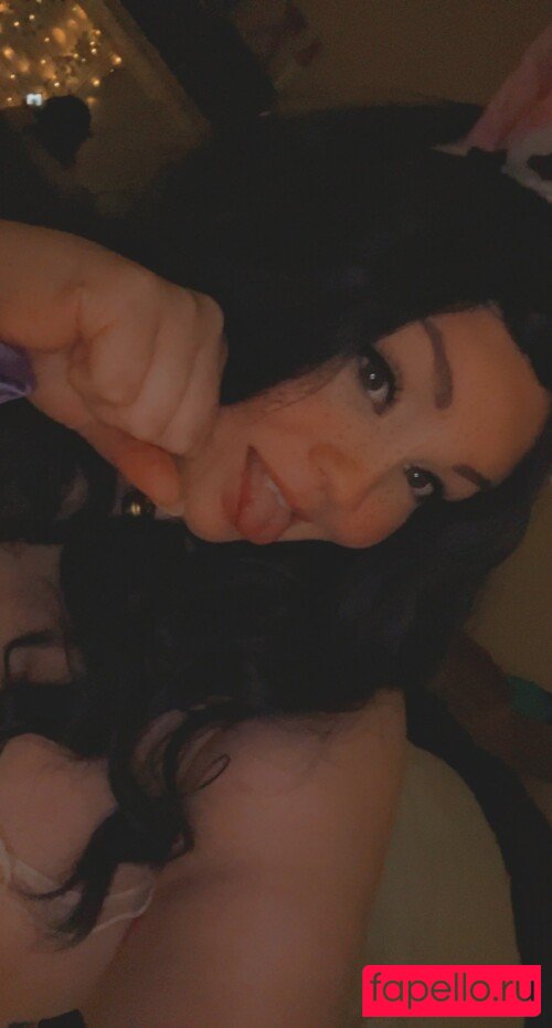 Fluffy Darling Nude Onlyfans Photo 7