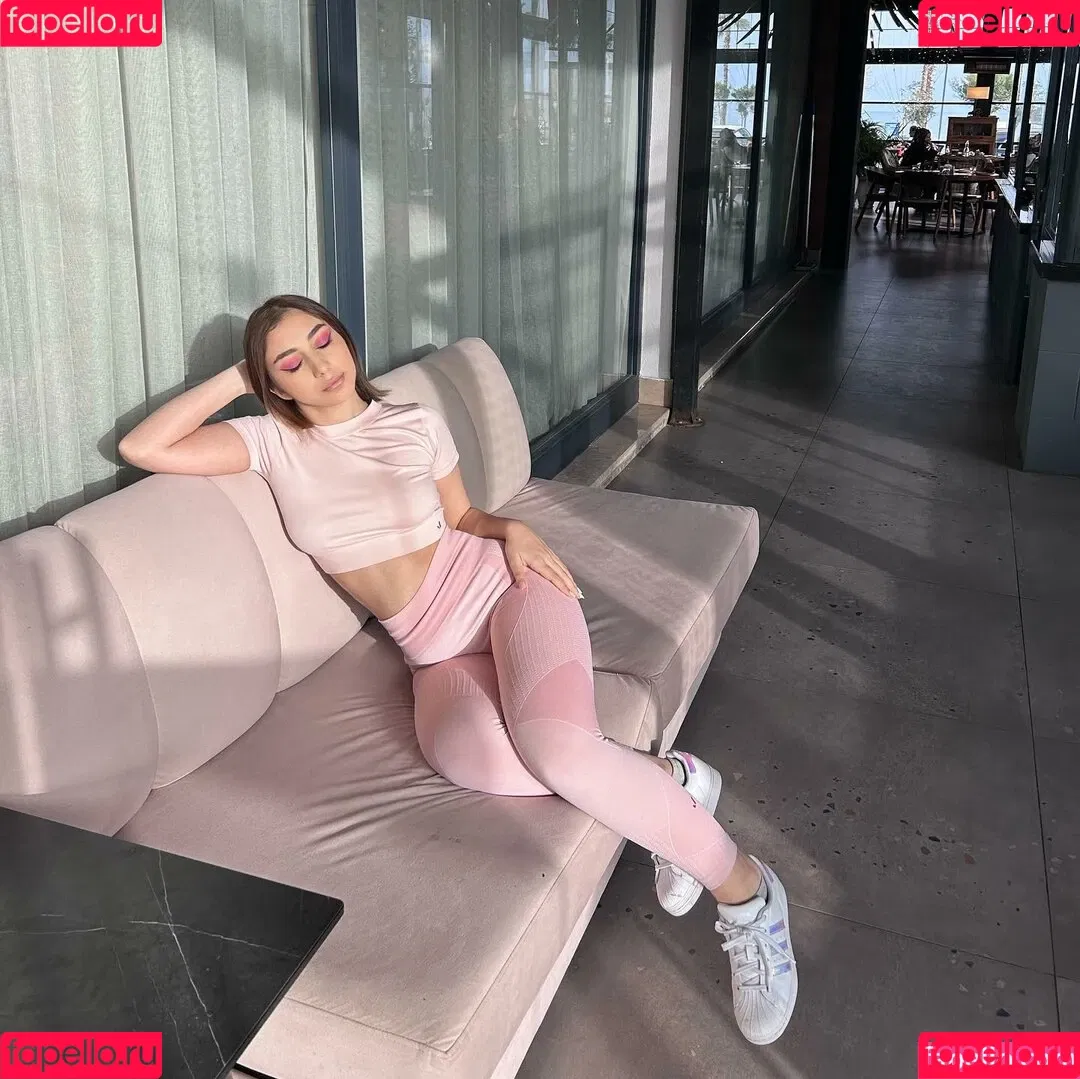 askonuzelanur Onlyfans Photo Gallery 