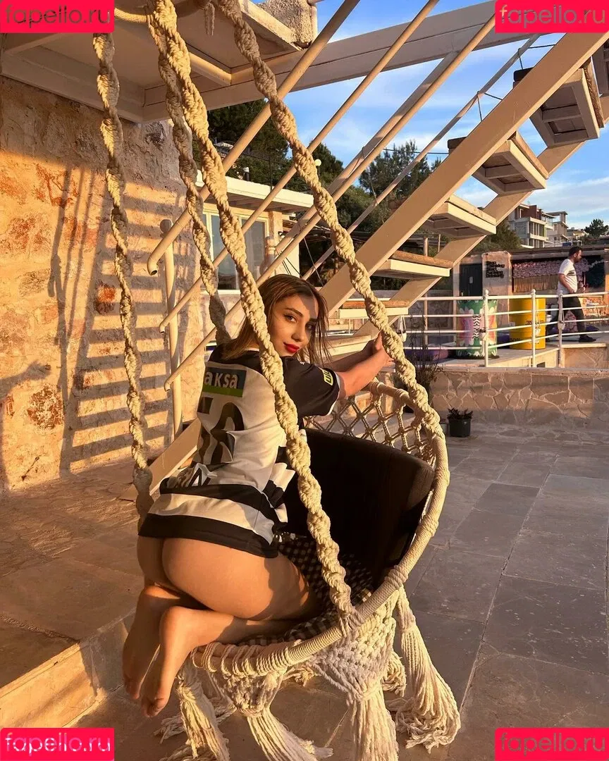 askonuzelanur Onlyfans Photo Gallery 