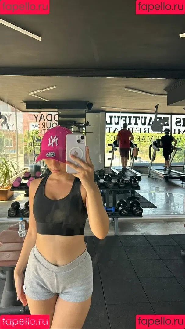 askonuzelanur Onlyfans Photo Gallery 