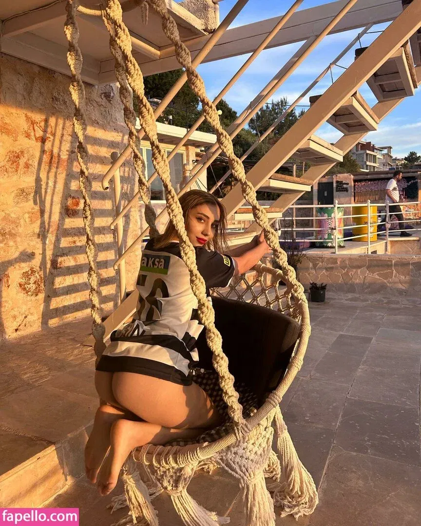 askonuzelanur Onlyfans Photo Gallery 