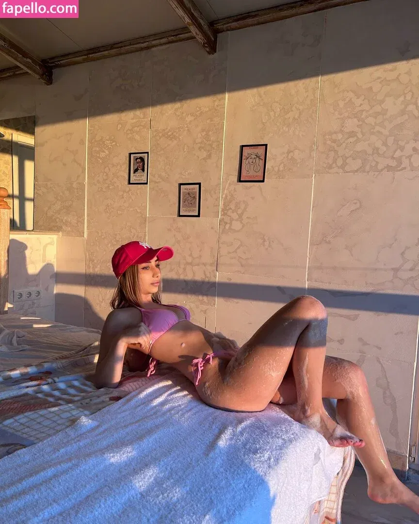 askonuzelanur Onlyfans Photo Gallery 