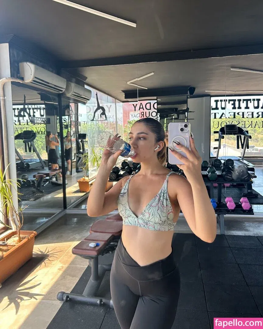 askonuzelanur Onlyfans Photo Gallery 