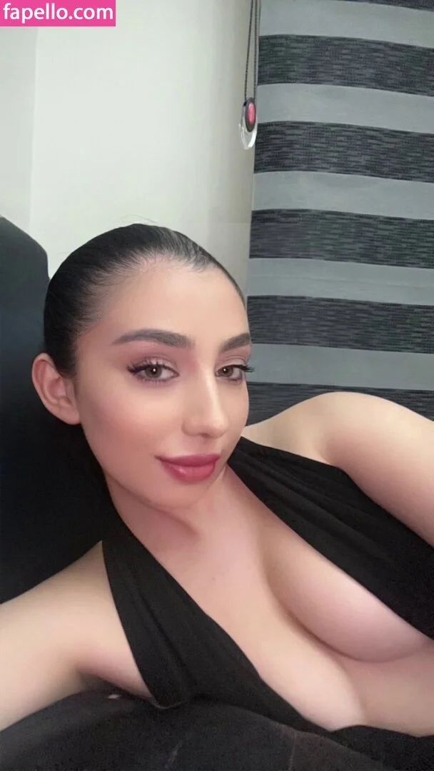 askonuzelanur Onlyfans Photo Gallery 