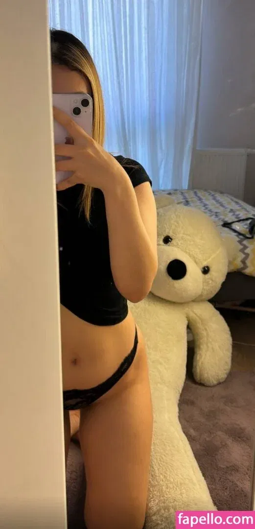 askonuzelanur Onlyfans Photo Gallery 