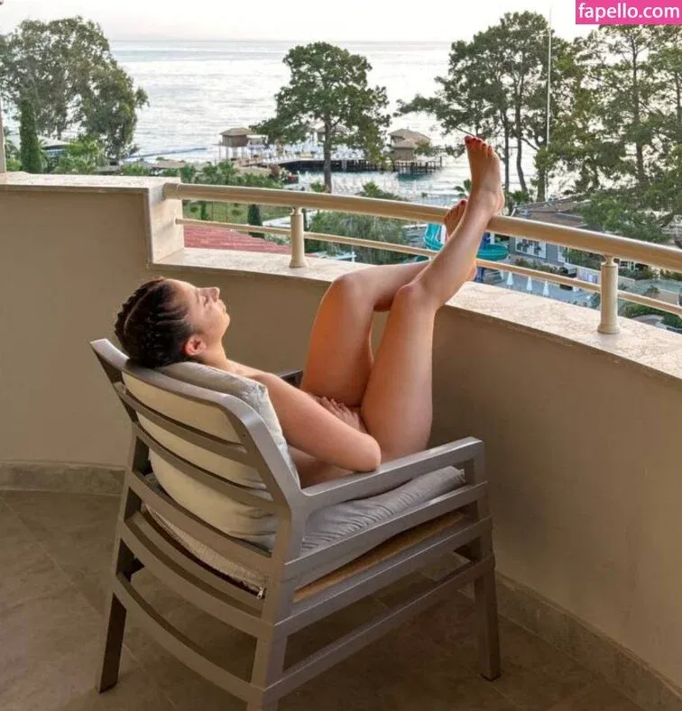 askonuzelanur Onlyfans Photo Gallery 