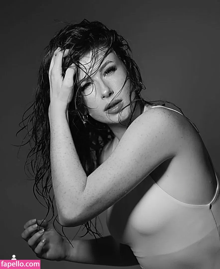 Abigale Mandler Onlyfans Photo Gallery 