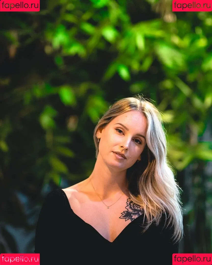 Sonja Reid Onlyfans Photo Gallery 