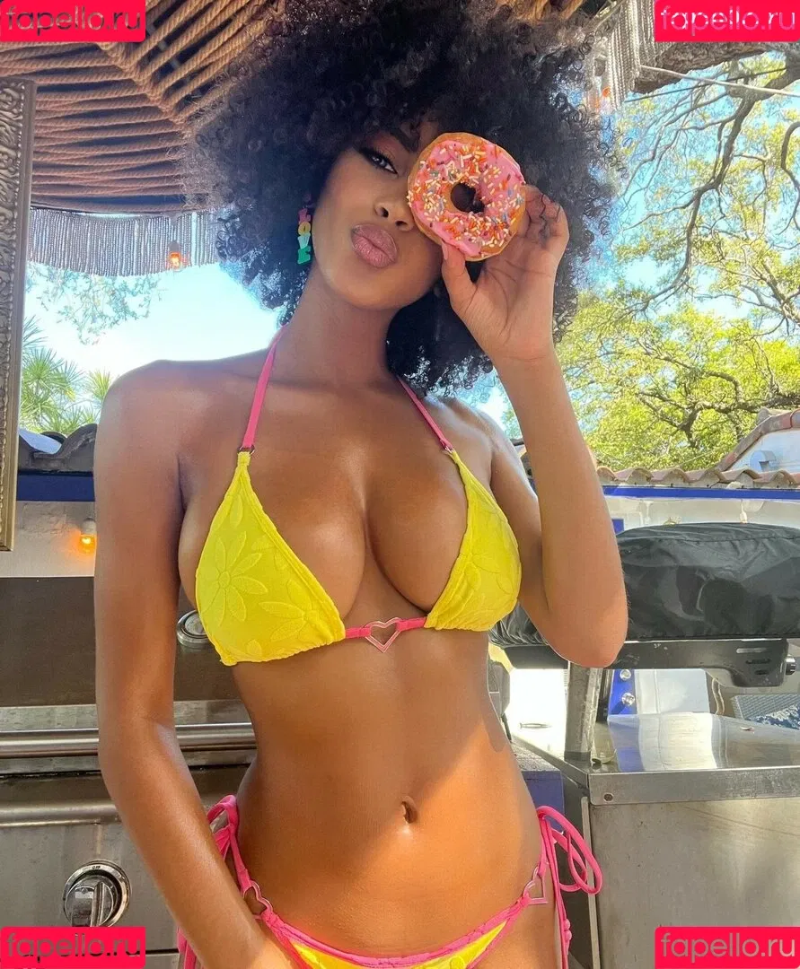 Briana Smith Onlyfans Photo Gallery 