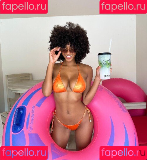 Briana Smith Onlyfans Photo Gallery 