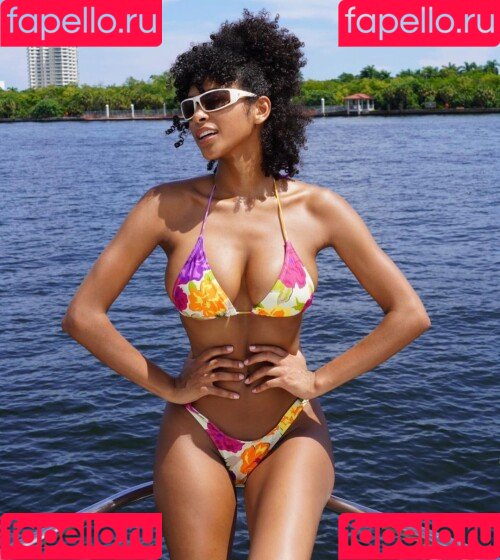 Briana Smith Onlyfans Photo Gallery 