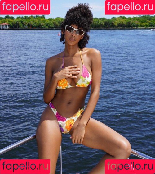 Briana Smith Onlyfans Photo Gallery 