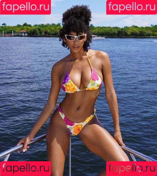 Briana Smith Onlyfans Photo Gallery 