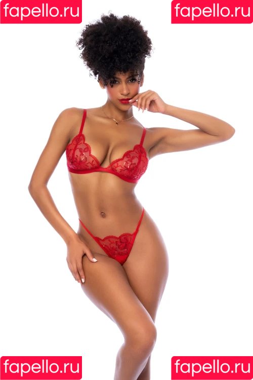 Briana Smith Onlyfans Photo Gallery 