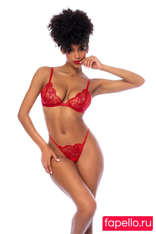 Briana Smith Onlyfans Photo Gallery 