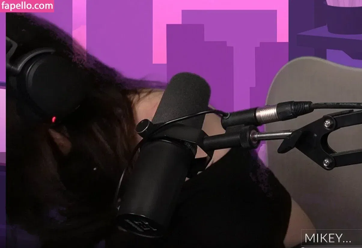 Wolfabelle Onlyfans Photo Gallery 