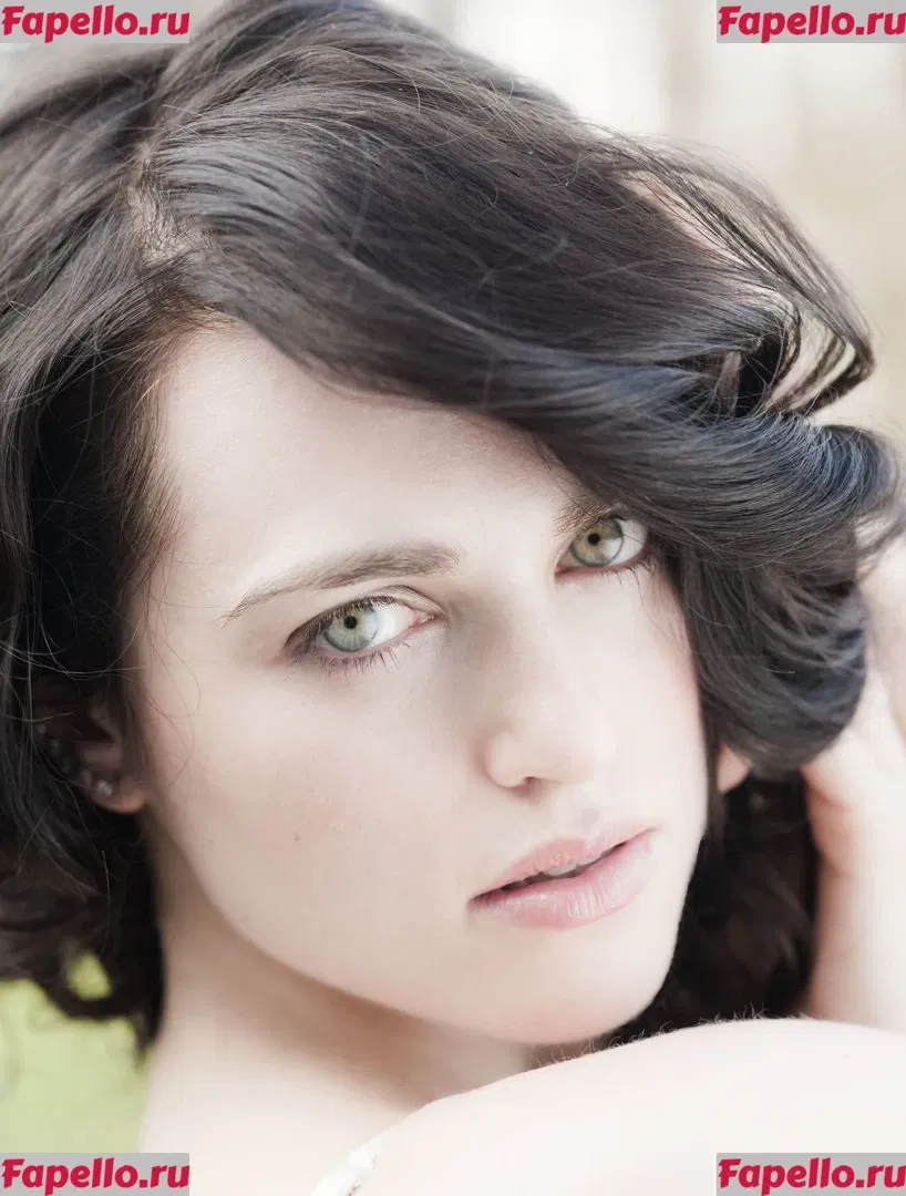 Katie McGrath Onlyfans Photo Gallery 