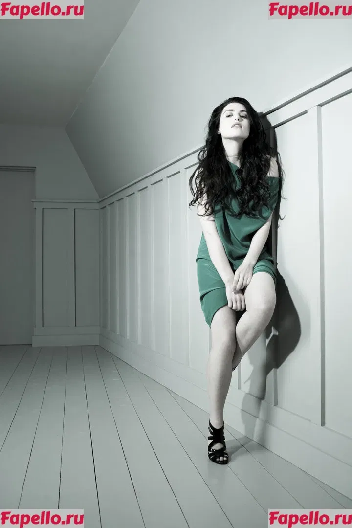 Katie McGrath Onlyfans Photo Gallery 