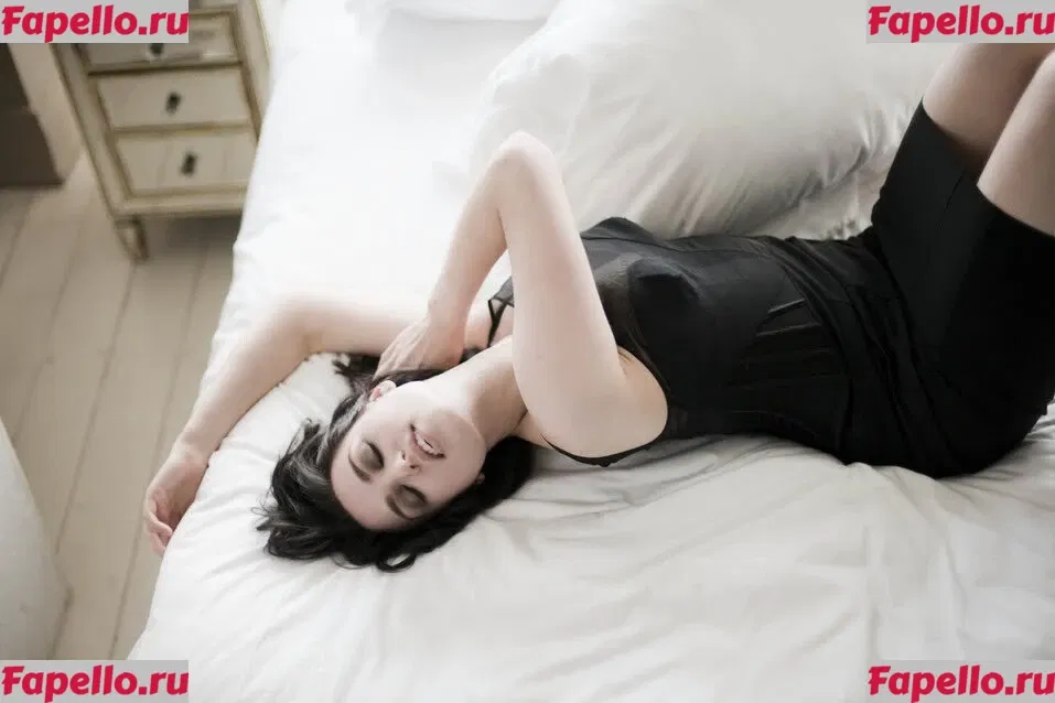Katie McGrath Onlyfans Photo Gallery 