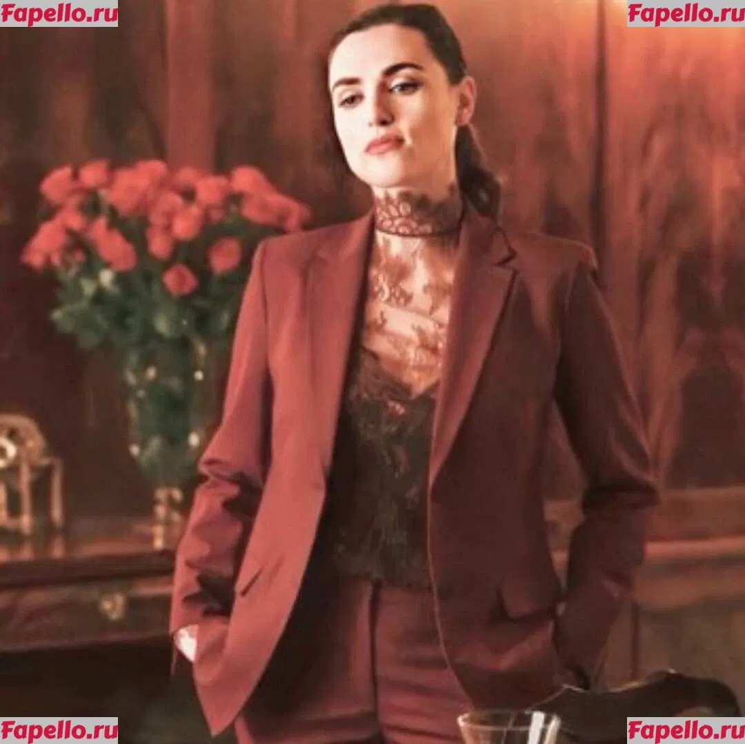 Katie McGrath Onlyfans Photo Gallery 