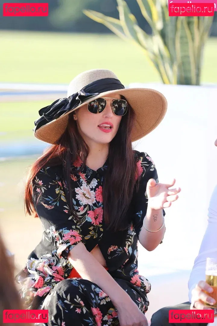 Katie McGrath Onlyfans Photo Gallery 