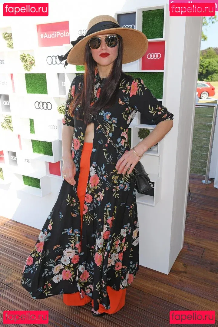 Katie McGrath Onlyfans Photo Gallery 