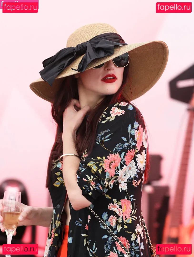 Katie McGrath Onlyfans Photo Gallery 