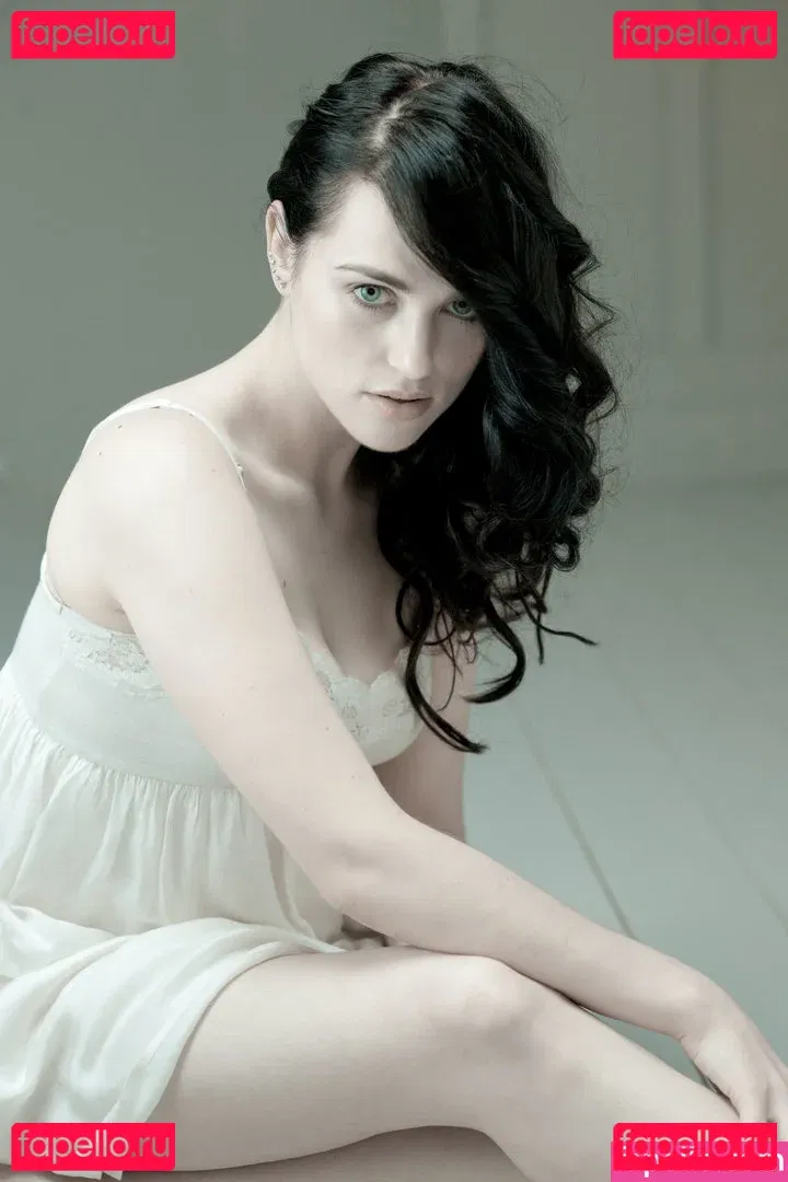 Katie McGrath Onlyfans Photo Gallery 