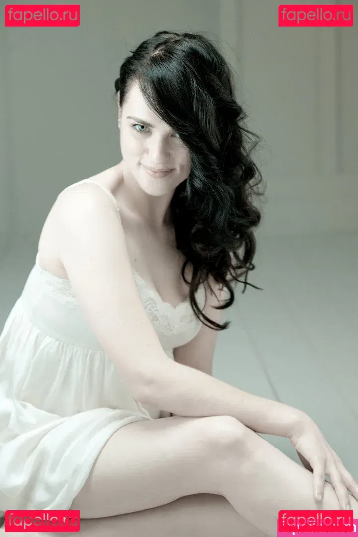 Katie McGrath Onlyfans Photo Gallery 