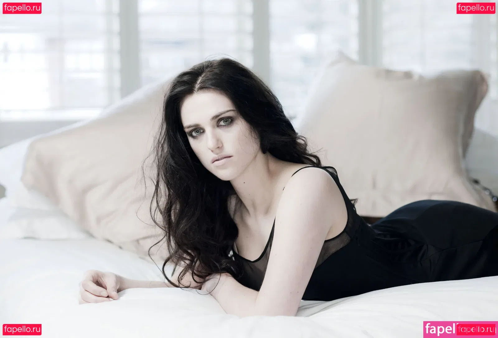 Katie McGrath Onlyfans Photo Gallery 