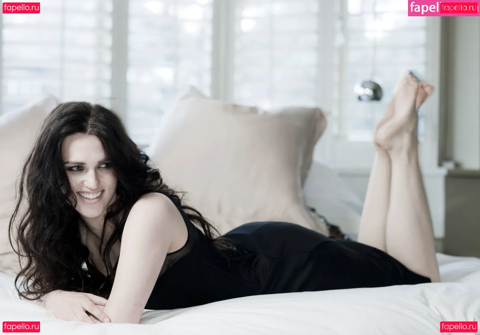 Katie McGrath Onlyfans Photo Gallery 