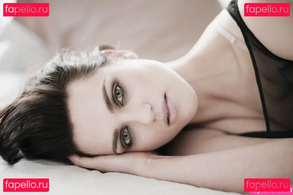 Katie McGrath Onlyfans Photo Gallery 