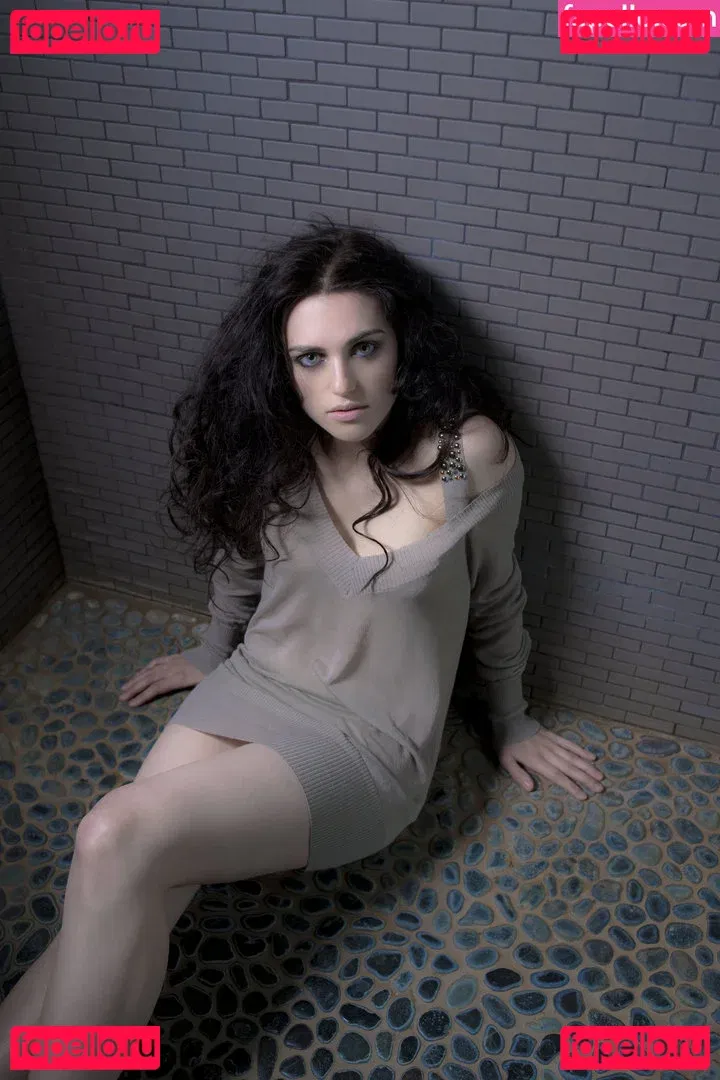 Katie McGrath Onlyfans Photo Gallery 