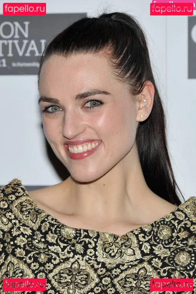Katie McGrath Onlyfans Photo Gallery 