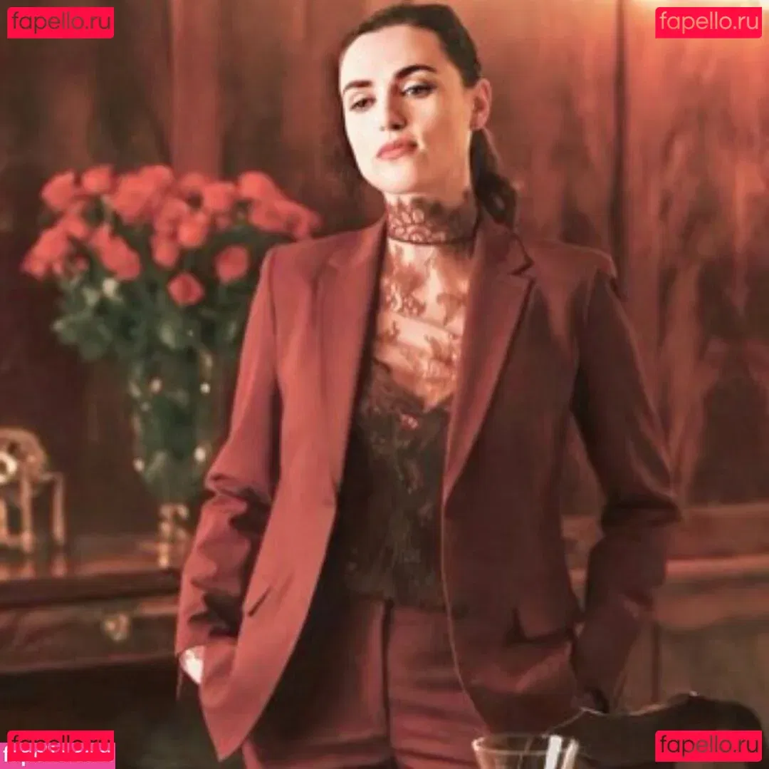 Katie McGrath Onlyfans Photo Gallery 